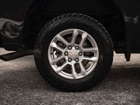 Used 2023 Chevrolet Silverado 1500 LT image 24