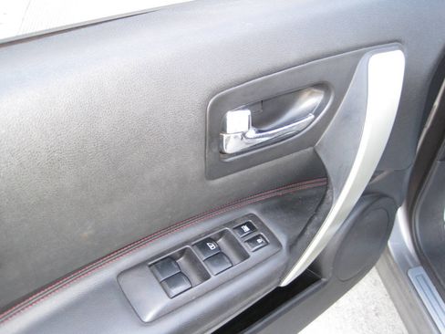 Used 2012 Nissan Rogue SL FWD image 18