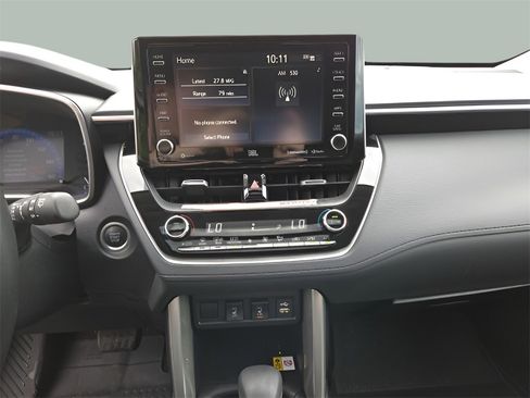 Used 2022 Toyota Corolla Cross XLE image 13