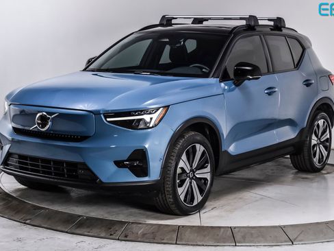 Used 2023 Volvo XC40 Recharge Plus AWD/4WD image 2