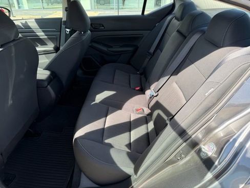 Used 2025 Nissan Altima 2.5 S image 13