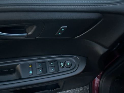 Used 2017 Chevrolet Traverse LT w/ Style and Technology Package image 16