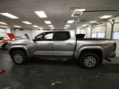 Used 2024 Toyota Tacoma SR5 image 4