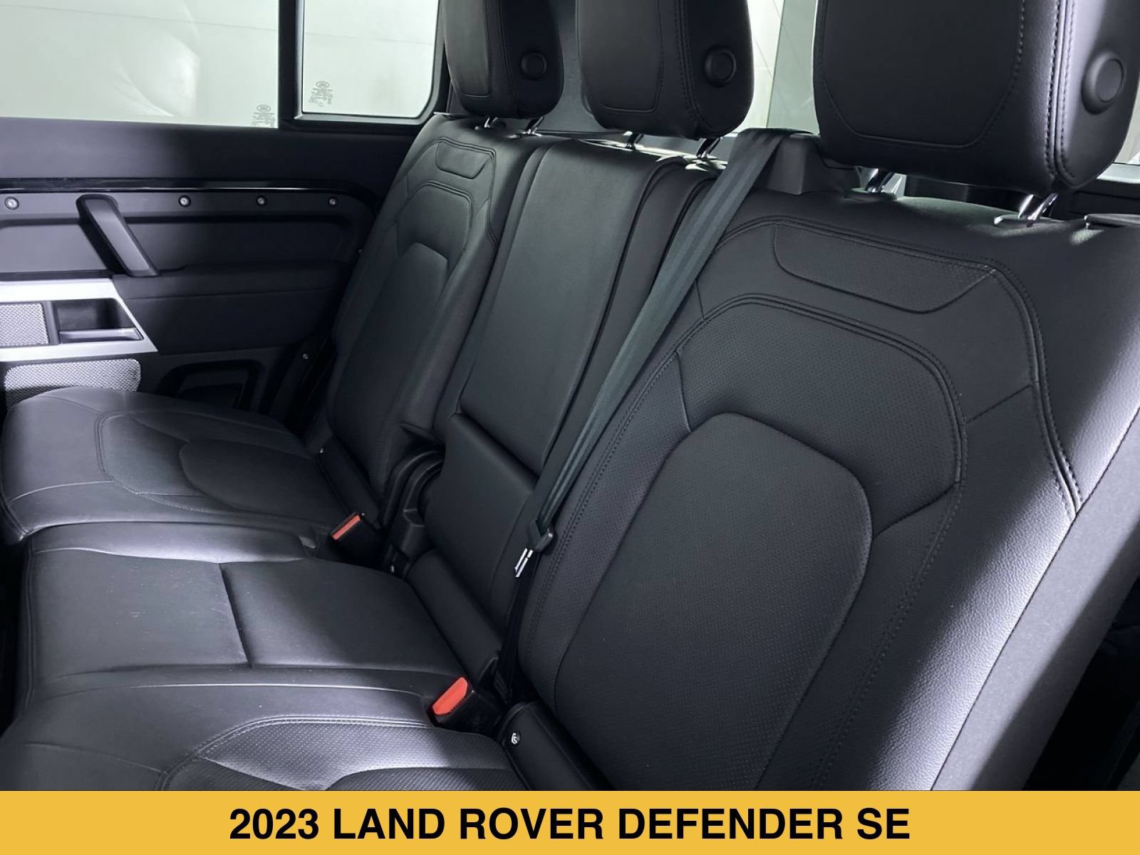 Used 2023 Land Rover Defender 130 SE AWD/4WD image 15