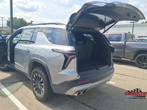 Used 2025 Chevrolet Traverse Z71 w/ Enhanced Driving Package AWD/4WD image 25