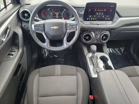 Used 2025 Chevrolet Blazer LT FWD image 16