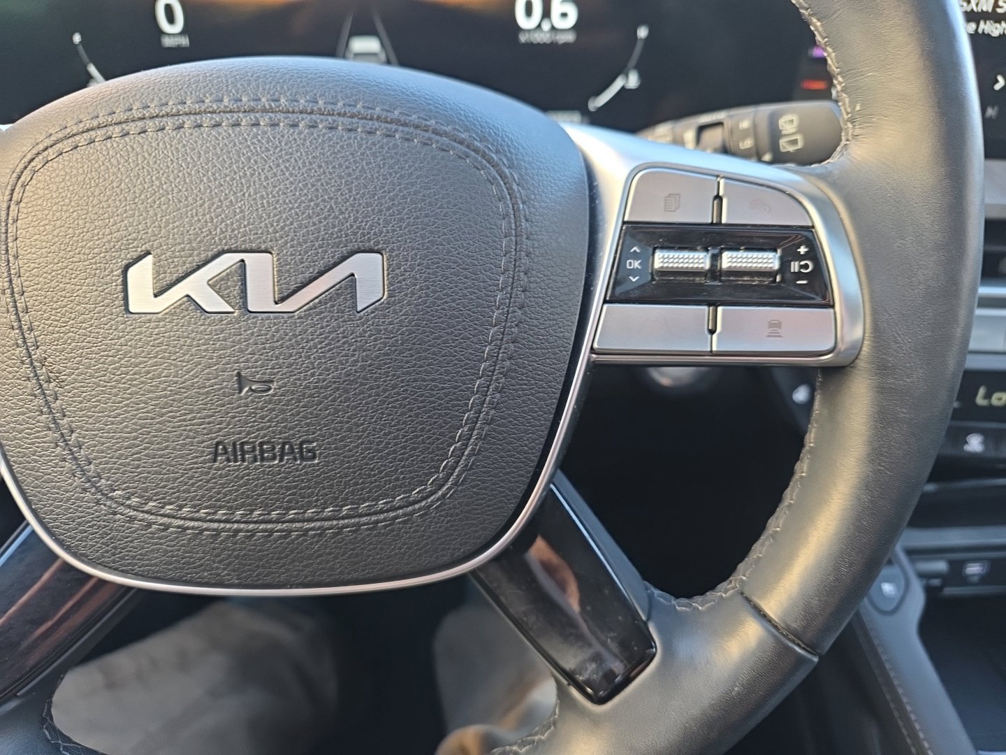 Used 2024 Kia Telluride SX Prestige AWD/4WD image 12
