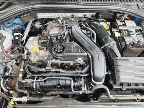 Certified 2025 Volkswagen Jetta SE FWD image 22