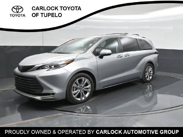 Used 2023 Toyota Sienna Platinum FWD image 1