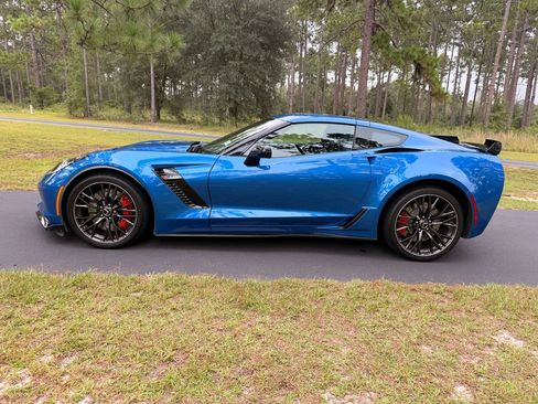 Used 2015 Chevrolet Corvette Z06 RWD image 2