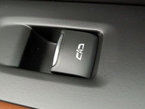 Used 2023 GMC Yukon XL Denali Ultimate image 38