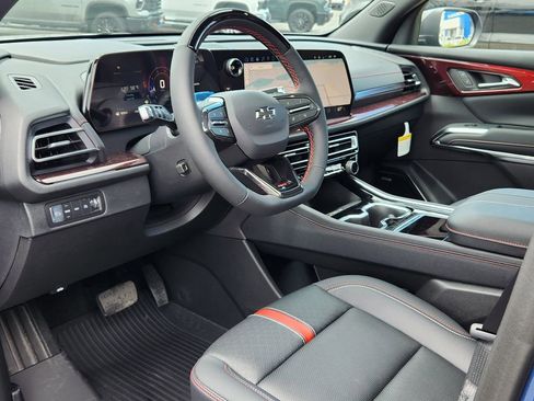 New 2026 Chevrolet Traverse RS w/ LPO, Floor Liner Package AWD/4WD image 9