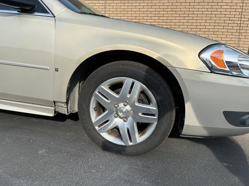 Used 2010 Chevrolet Impala LT FWD image 11