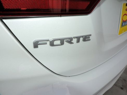 Used 2024 Kia Forte GT-Line FWD image 12