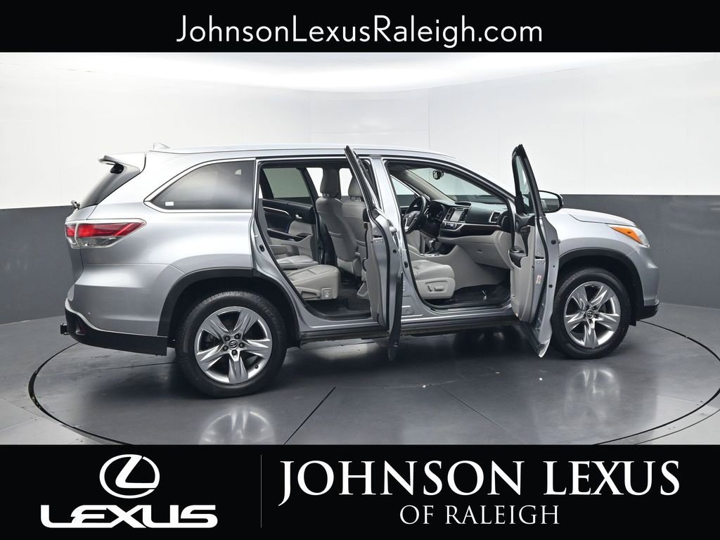 Used 2016 Toyota Highlander Limited Platinum FWD image 31