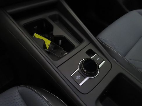 New 2026 Volkswagen Tiguan SE image 18