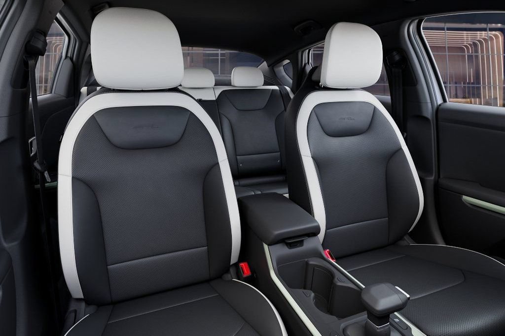 New 2026 Kia K4 GT-Line FWD image 18