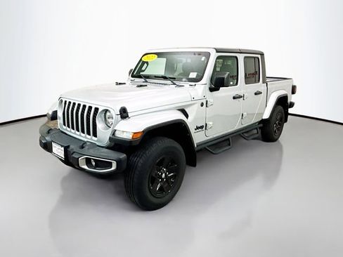 Used 2022 Jeep Gladiator Sport AWD/4WD image 3