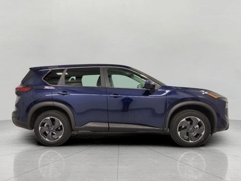 Used 2025 Nissan Rogue SV image 12