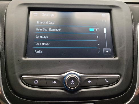 Used 2018 Chevrolet Equinox LT FWD image 25