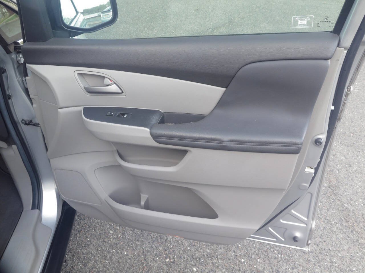 Used 2011 Honda Odyssey EX image 19