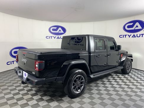 Used 2020 Jeep Gladiator Overland AWD/4WD image 4