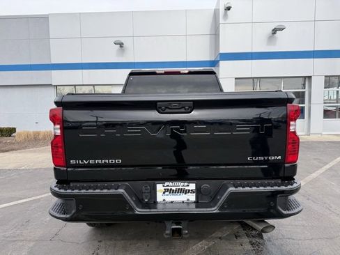 Used 2025 Chevrolet Silverado 2500 Custom w/ Custom Value Package image 10
