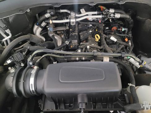 Used 2022 Ford Explorer XLT image 30