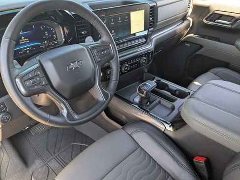 Used 2024 Chevrolet Silverado 1500 ZR2 w/ Technology Package image 28
