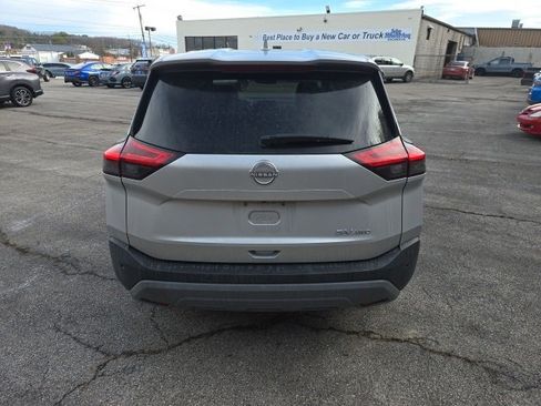 Used 2023 Nissan Rogue SV image 4