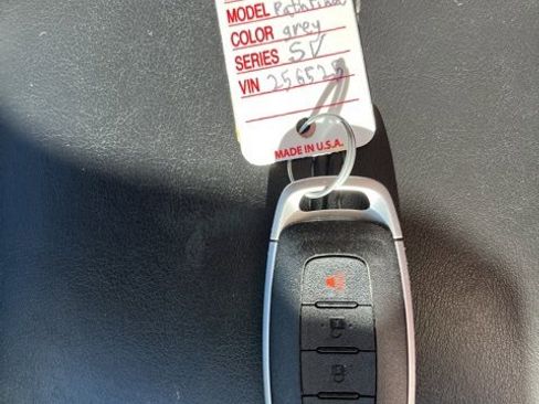 Used 2024 Nissan Pathfinder SV image 49