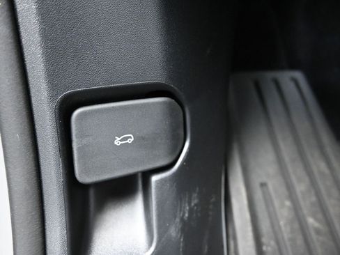 Used 2025 Land Rover Range Rover Sport SV Edition Two image 26