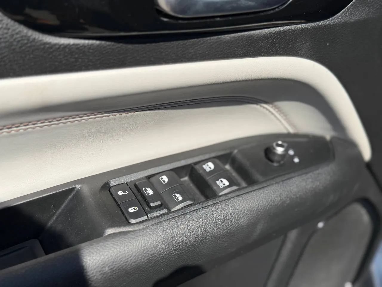 Used 2022 Jeep Compass Limited AWD/4WD image 41