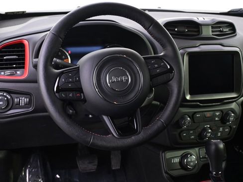 Used 2022 Jeep Renegade Trailhawk AWD/4WD image 12