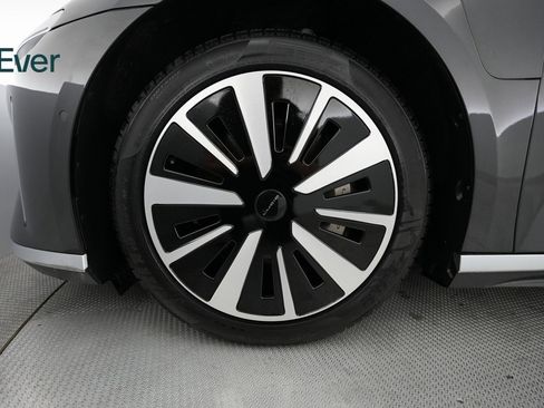 Used 2023 Lucid Air Touring image 17