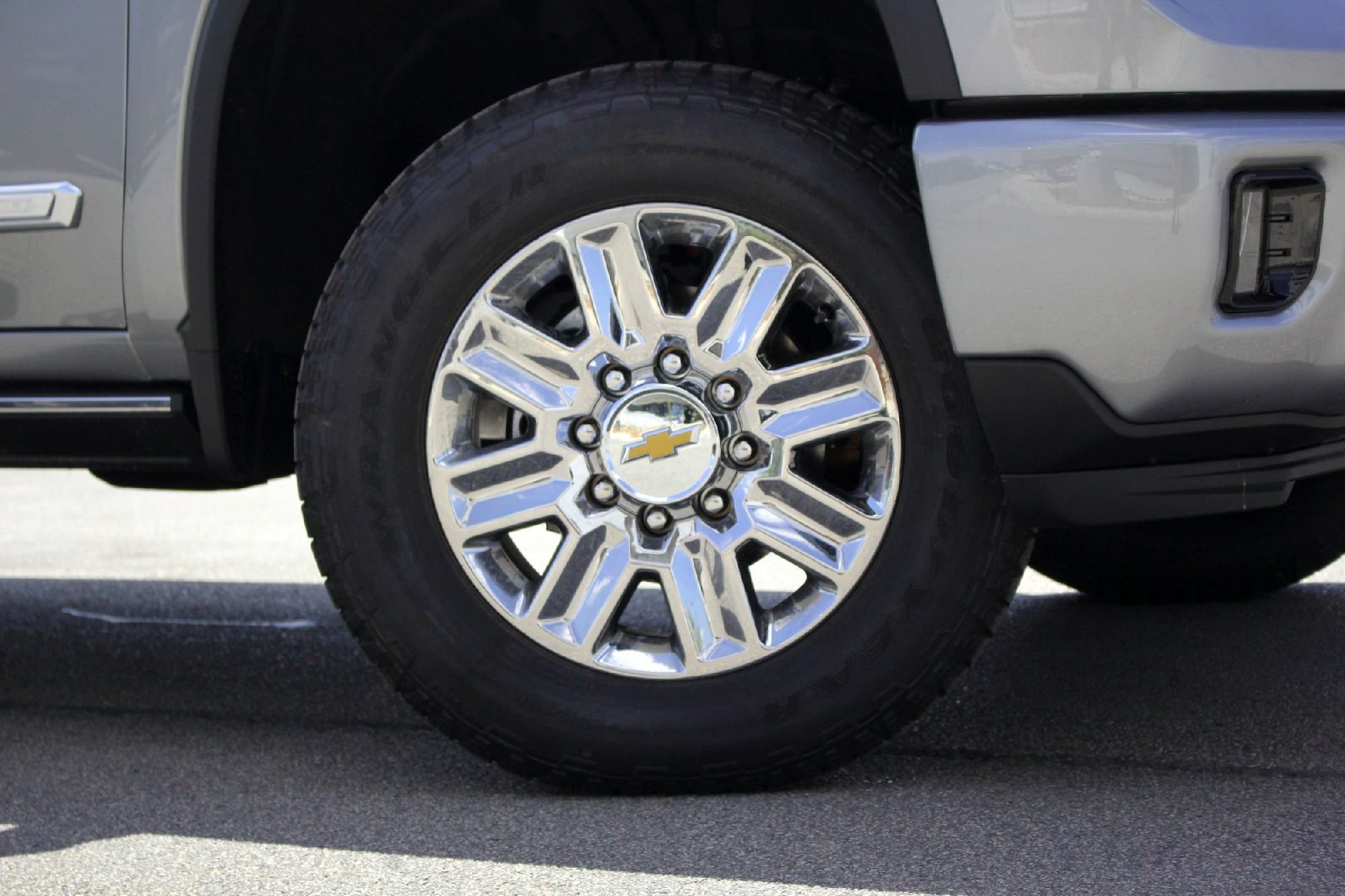 New 2026 Chevrolet Silverado 2500 High Country w/ High Country Premium Package AWD/4WD image 4