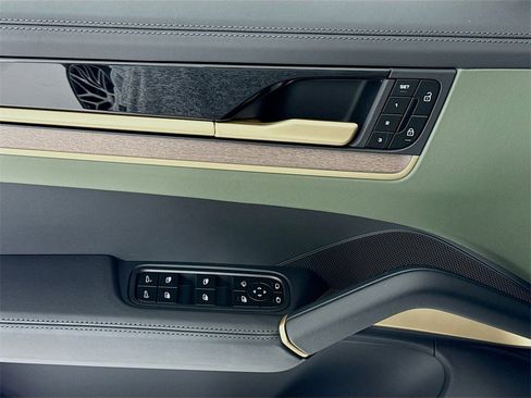 New 2026 Porsche Cayenne Coupe image 11