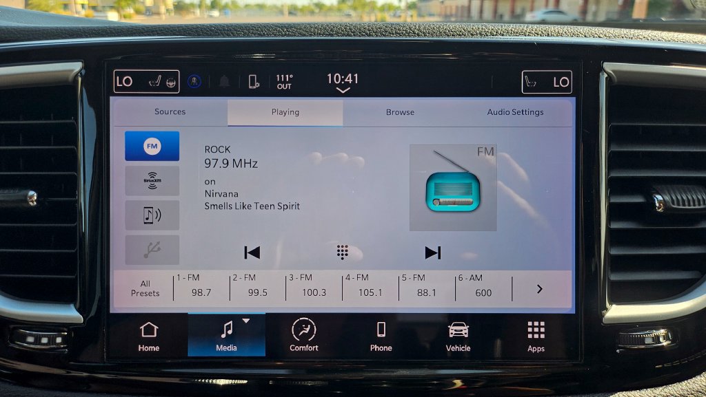 Used 2023 Chrysler Pacifica Touring-L FWD image 35