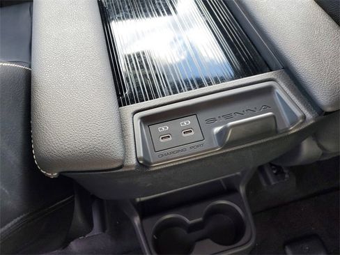 Used 2025 Toyota Sienna XSE image 12