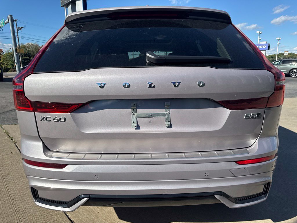 Used 2026 Volvo XC60 B5 Plus AWD/4WD image 6