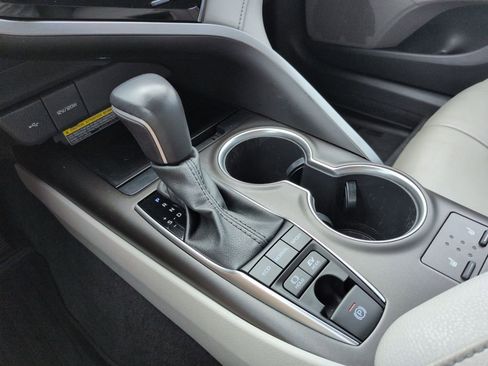 Certified 2021 Toyota Camry XLE w/ Protection Package (Q2) (TMS) image 24