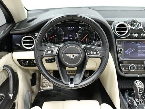 Used 2019 Bentley Bentayga AWD/4WD image 28