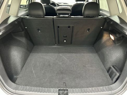 Used 2023 Volkswagen Taos SEL AWD/4WD image 24
