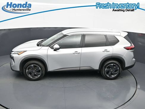 Used 2025 Nissan Rogue SV FWD image 19