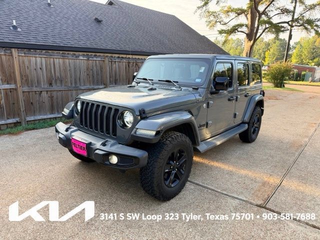 Used 2020 Jeep Wrangler Unlimited Sahara AWD/4WD image 3
