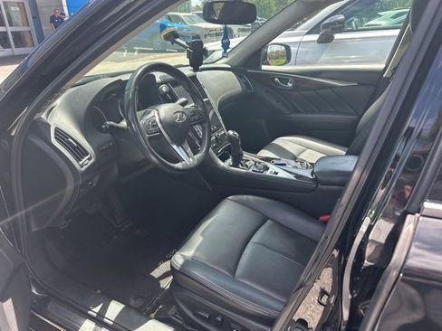 Used 2019 INFINITI Q50 Luxe w/ Essential Package (3.0T Luxe) image 4
