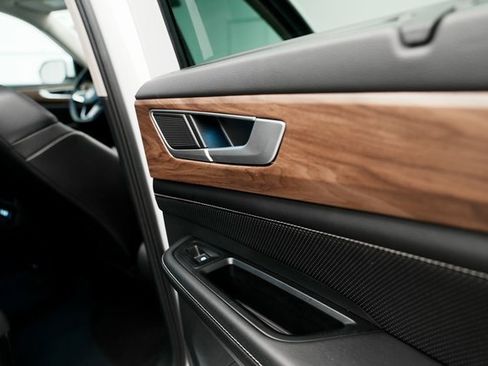 Used 2024 Volkswagen Atlas SE image 26