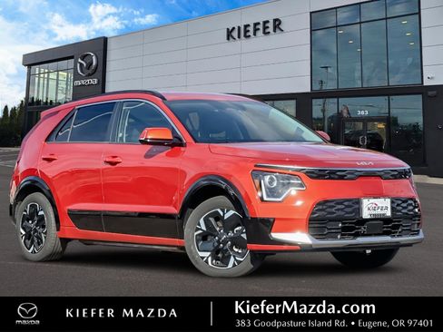 Used 2023 Kia Niro Wind w/ Wind Preserve Package image 1