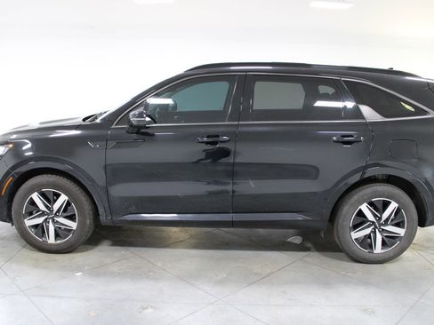 Used 2023 Kia Sorento S w/ Panoramic Sunroof Package image 6
