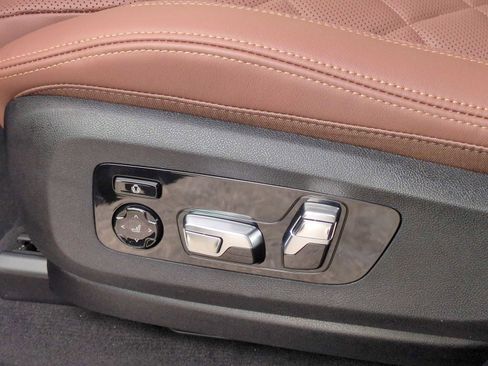 Used 2026 BMW X5 M60i AWD/4WD image 17